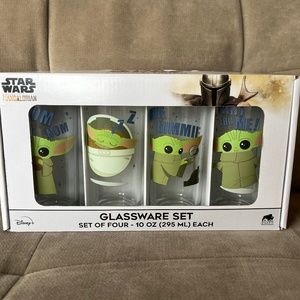 NIB - Grogu Glassware Set